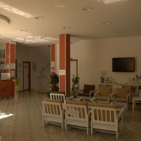 Little Hotel Чезенатико Экстерьер фото