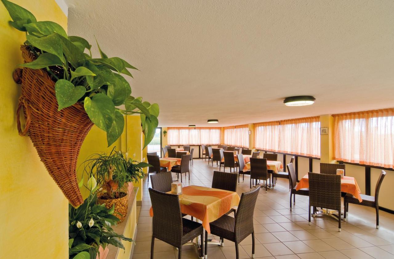 Little Hotel Чезенатико Экстерьер фото