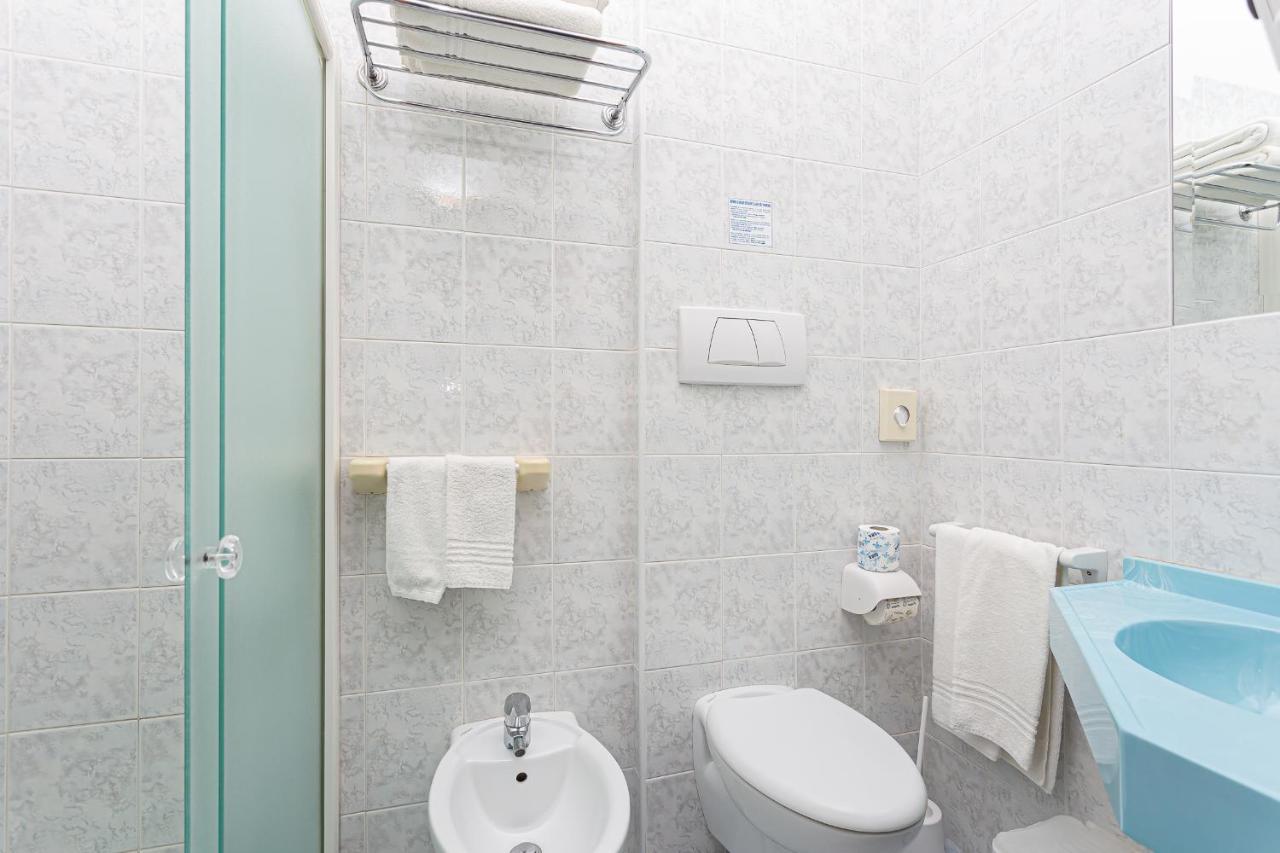 Little Hotel Чезенатико Экстерьер фото