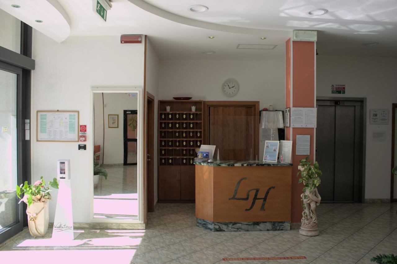 Little Hotel Чезенатико Экстерьер фото